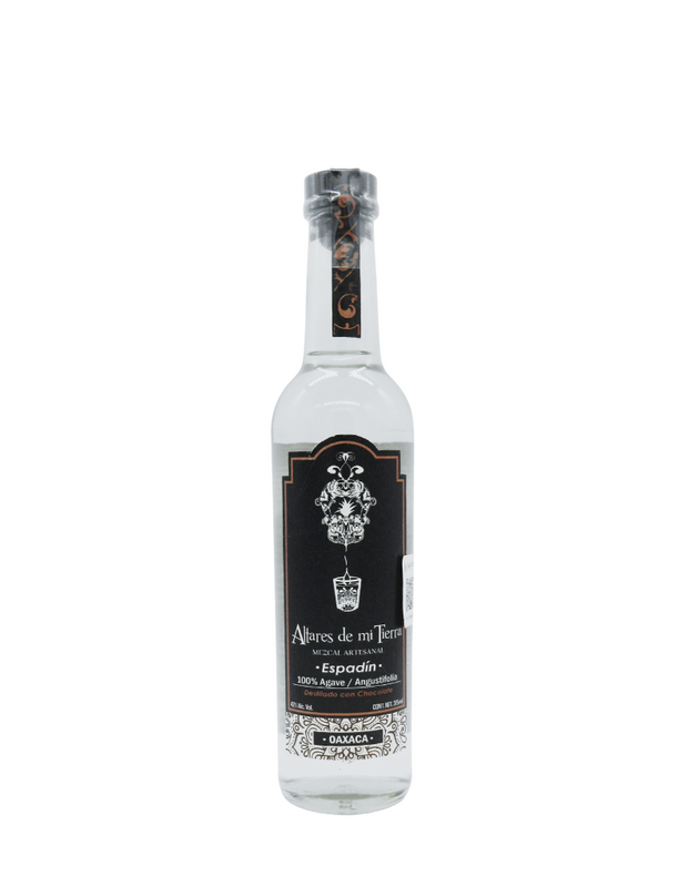 Mezcal Artesanal Destilado con Cacao y Chocolate Altares de mi Tierra